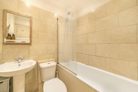 2 bedroom flat to rent, Hemberton Road, London SW9