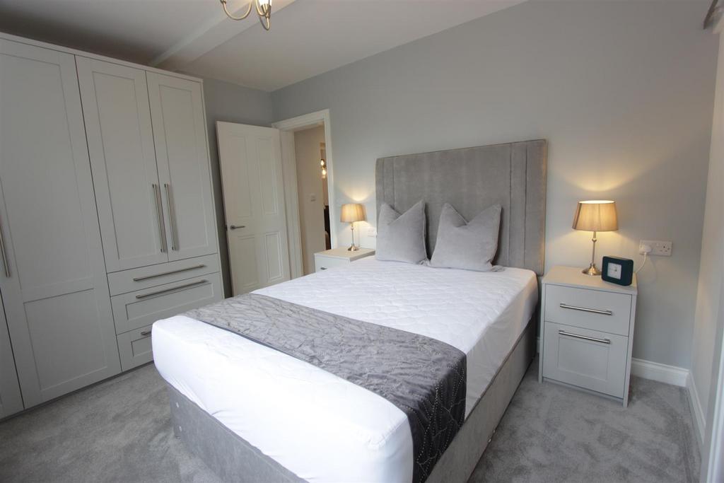 Bedroom 1.JPG