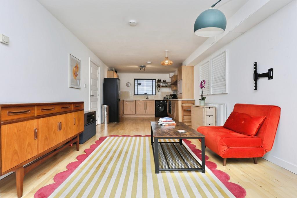 Lounge / Kitchen