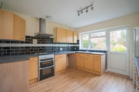 2 bedroom detached bungalow for sale, Windrush Crescent, Malvern, Worcestershire, WR14