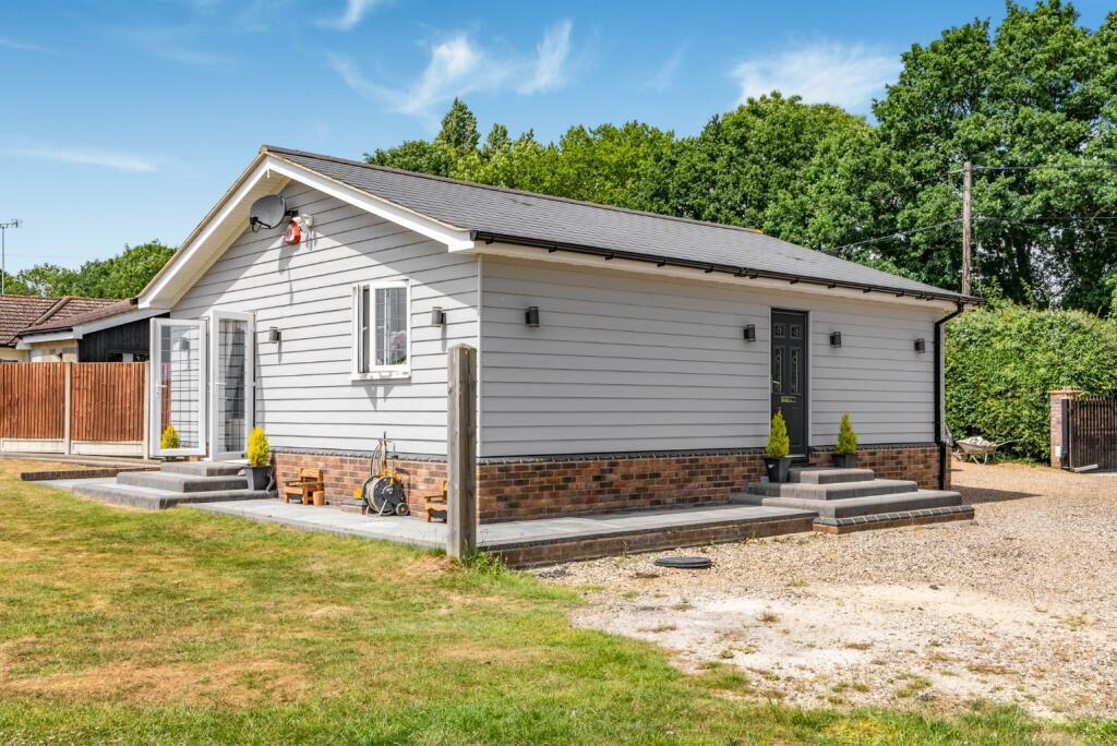 Bungalow 2.jpg