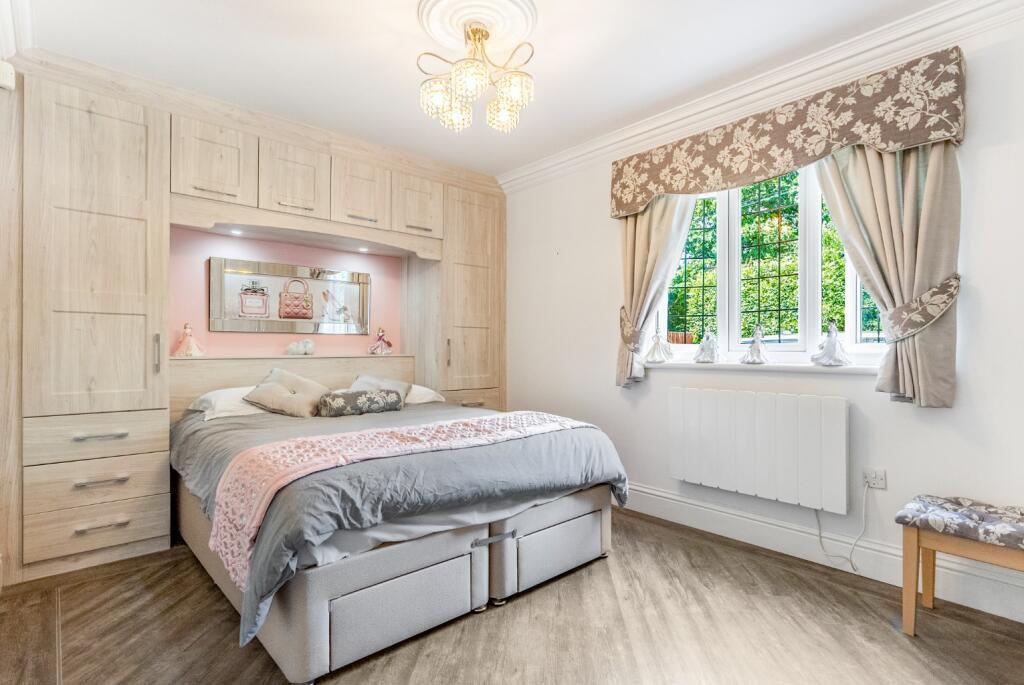 Bedroom 111.jpg