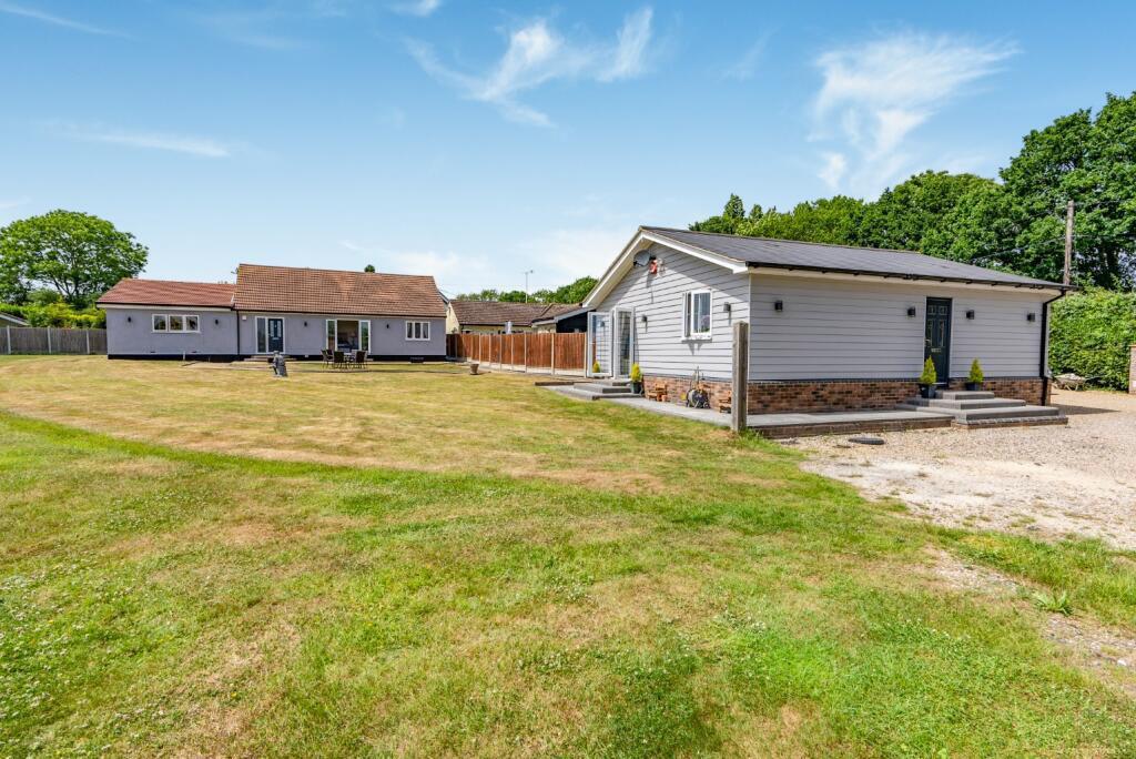 Bungalows.jpg