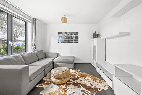 2 bedroom flat for sale, Pooles Park, Finsbury Park