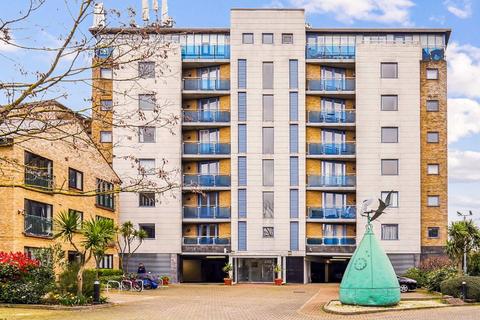 2 bedroom flat to rent, Plough Way, London SE16