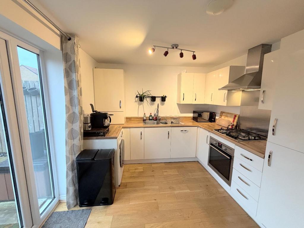 Dining kitchen