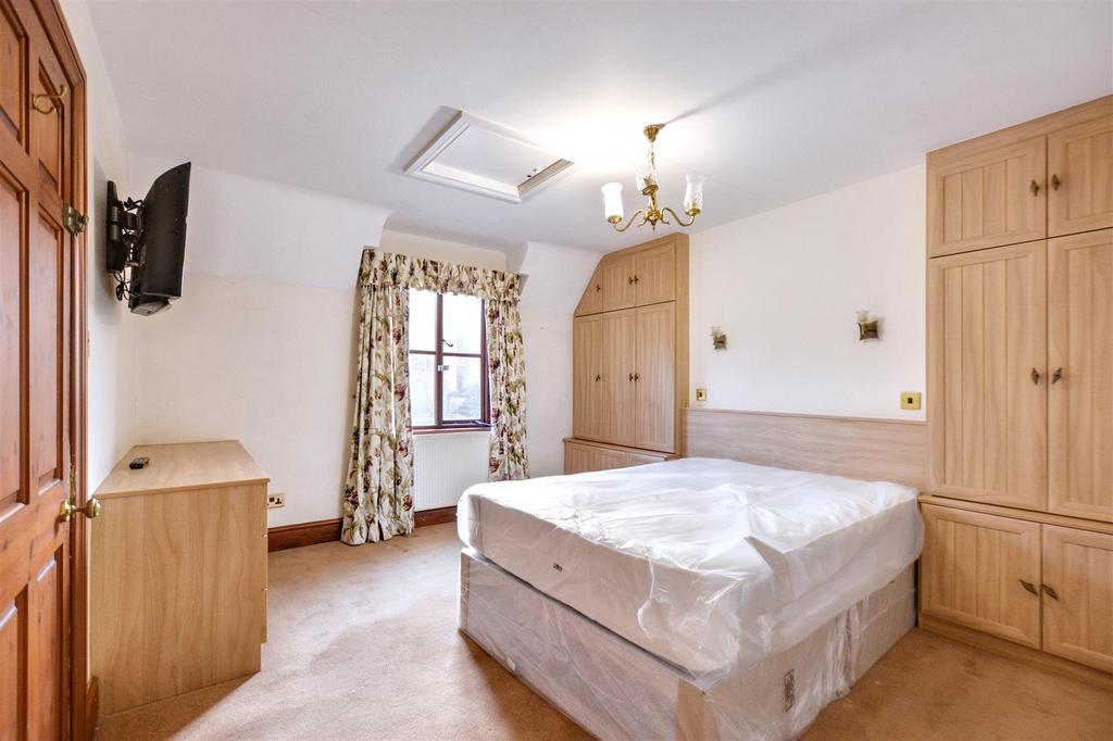 Bedroom 1 1.jpeg