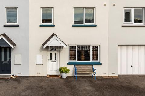3 bedroom terraced house for sale, 3 Clos De L'Abri