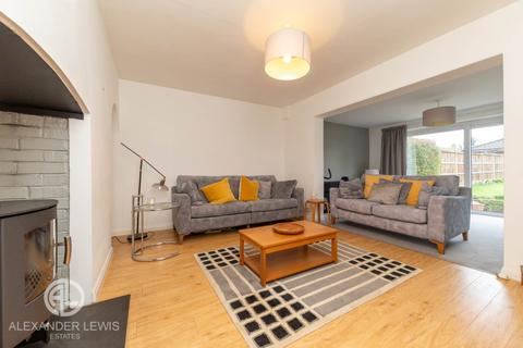 3 bedroom semi-detached house for sale, Icknield Way, Letchworth Garden City, SG6 4TX
