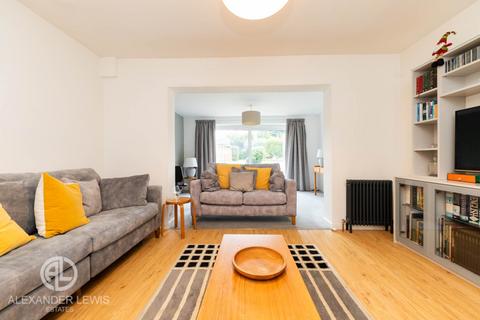3 bedroom semi-detached house for sale, Icknield Way, Letchworth Garden City, SG6 4TX