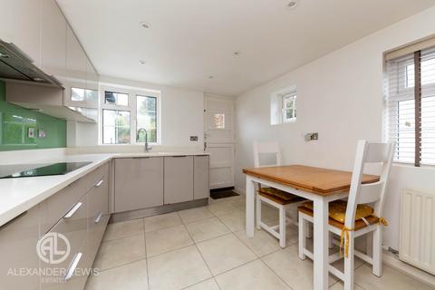 3 bedroom semi-detached house for sale, Icknield Way, Letchworth Garden City, SG6 4TX