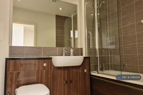 4 bedroom terraced house to rent, Lacey Drive, London, HA8