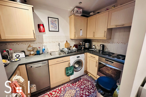 1 bedroom flat to rent, International Way, Sunbury-on-thames, TW16 7HS