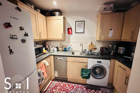 1 bedroom flat to rent, International Way, Sunbury-on-thames, TW16 7HS