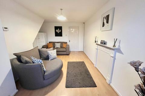 2 bedroom terraced house to rent, Drovers Way, Leicester, LE19