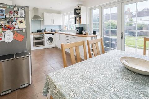 4 bedroom detached house for sale, Northbrook Road, Aldershot