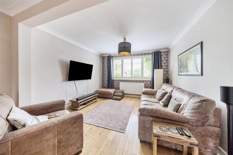4 bedroom detached house for sale, Northbrook Road, Aldershot