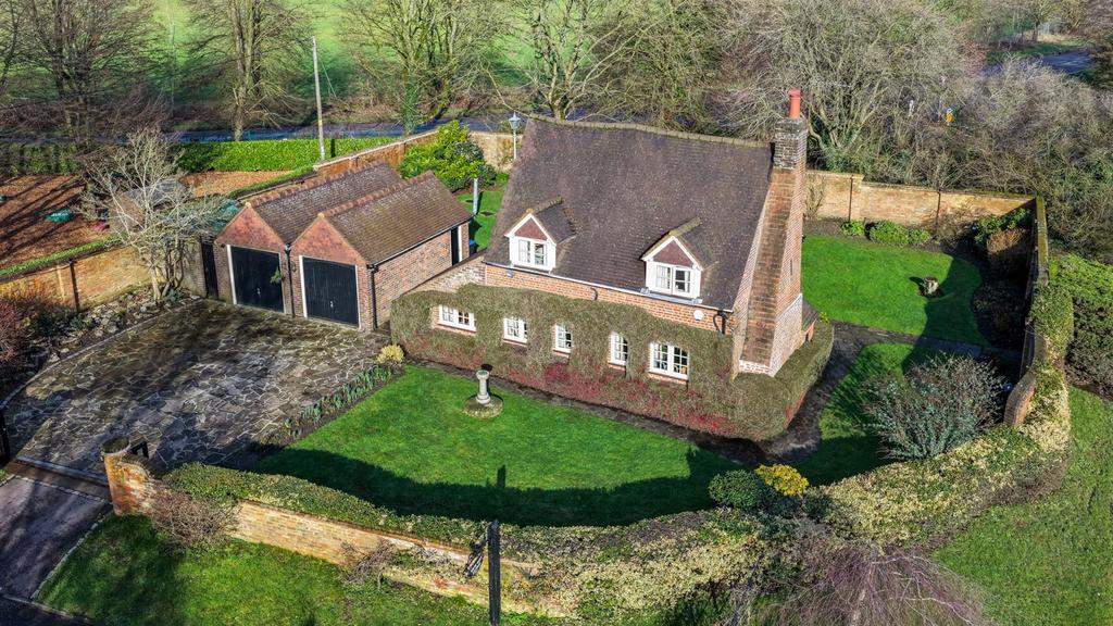 White-Hart-Cottage-Drone-3.jpg
