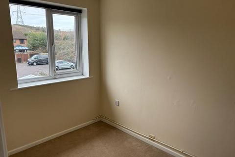 2 bedroom terraced house to rent, 20 Kestrel View