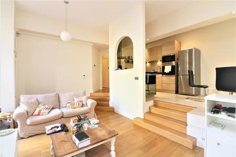 2 bedroom apartment to rent, St George`s Square, London, E14
