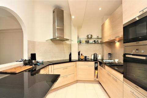 2 bedroom apartment to rent, St George`s Square, London, E14