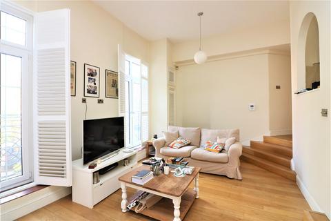 2 bedroom apartment to rent, St George`s Square, London, E14