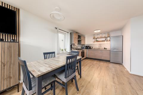 2 bedroom flat for sale, Edinburgh EH7