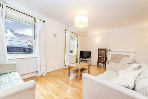 4 bedroom terraced house to rent, Woodbourne Avenue, London SW16