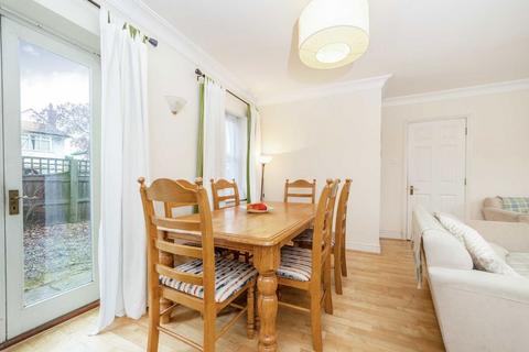 4 bedroom terraced house to rent, Woodbourne Avenue, London SW16