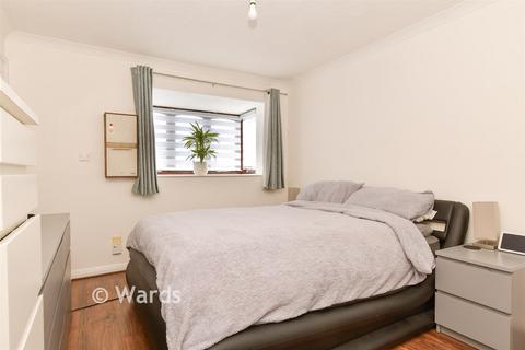 1 bedroom maisonette for sale, Willowside, Snodland, Kent