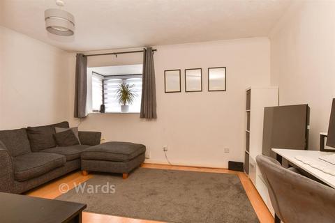1 bedroom maisonette for sale, Willowside, Snodland, Kent