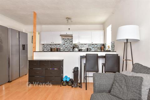 1 bedroom maisonette for sale, Warnett Court, Snodland ME6