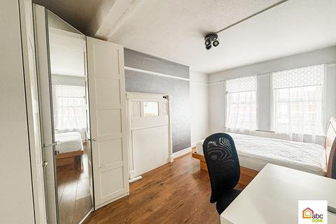 1 bedroom flat to rent, Frinton Mews