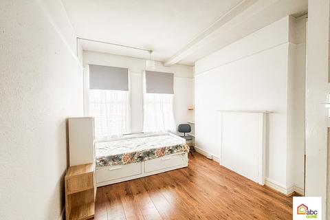 1 bedroom flat to rent, Frinton Mews