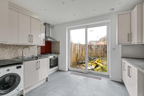 3 bedroom semi-detached house for sale, Pendennis Road, London, SW16