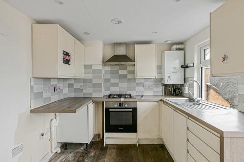3 bedroom semi-detached house for sale, Pendennis Road, London, SW16