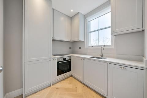 3 bedroom flat to rent, Kensington Gardens Square, London, W2