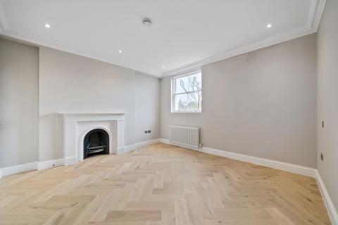 3 bedroom flat to rent, Kensington Gardens Square, London, W2