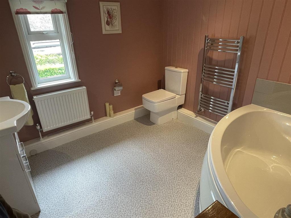 Bathroom.JPG