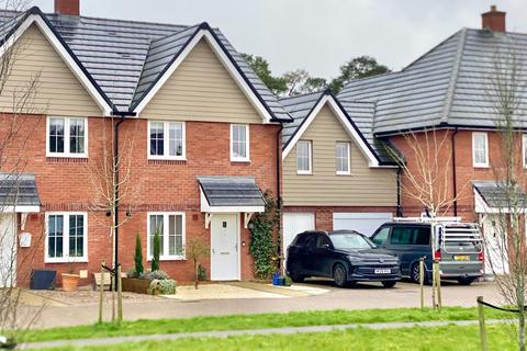 4 bedroom semi-detached house for sale, Caspars Way, Fordingbridge, SP6 1FP
