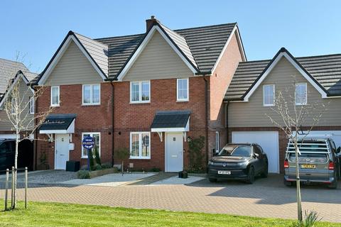 4 bedroom semi-detached house for sale, Caspars Way, Fordingbridge, SP6 1FP