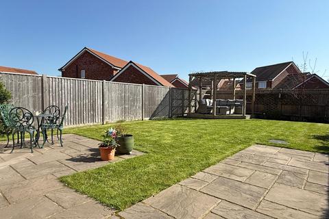 4 bedroom semi-detached house for sale, Caspars Way, Fordingbridge, SP6 1FP