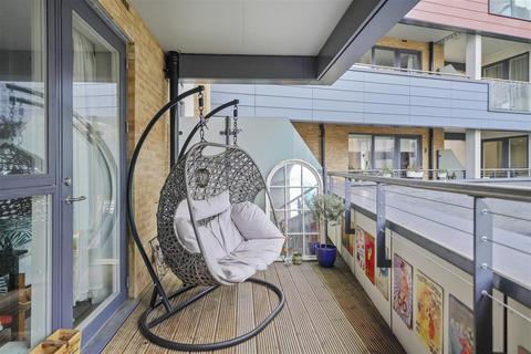 1 bedroom flat for sale, Thatchers Court, New Southgate, N11