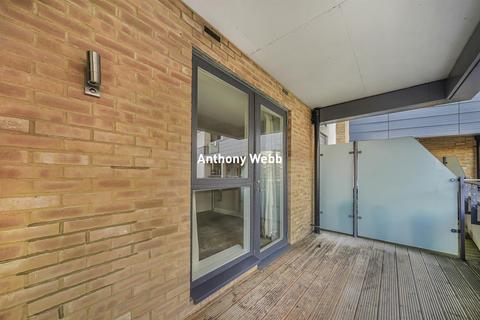 1 bedroom flat for sale, Thatchers Court, New Southgate, N11
