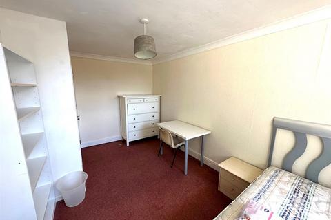 3 bedroom terraced house to rent, Heritage Close, Uxbridge,