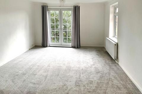 2 bedroom flat for sale, Field End Road, Pinner HA5