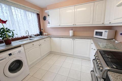3 bedroom terraced house for sale, Twickenham Close, Beddington CR0