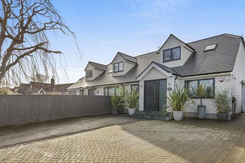undefined, Aylesbury HP17