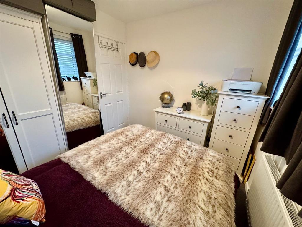 Bedroom 2c.jpg