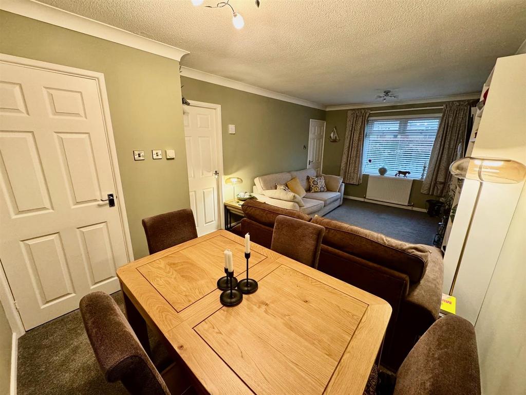 Lounge 3.jpg